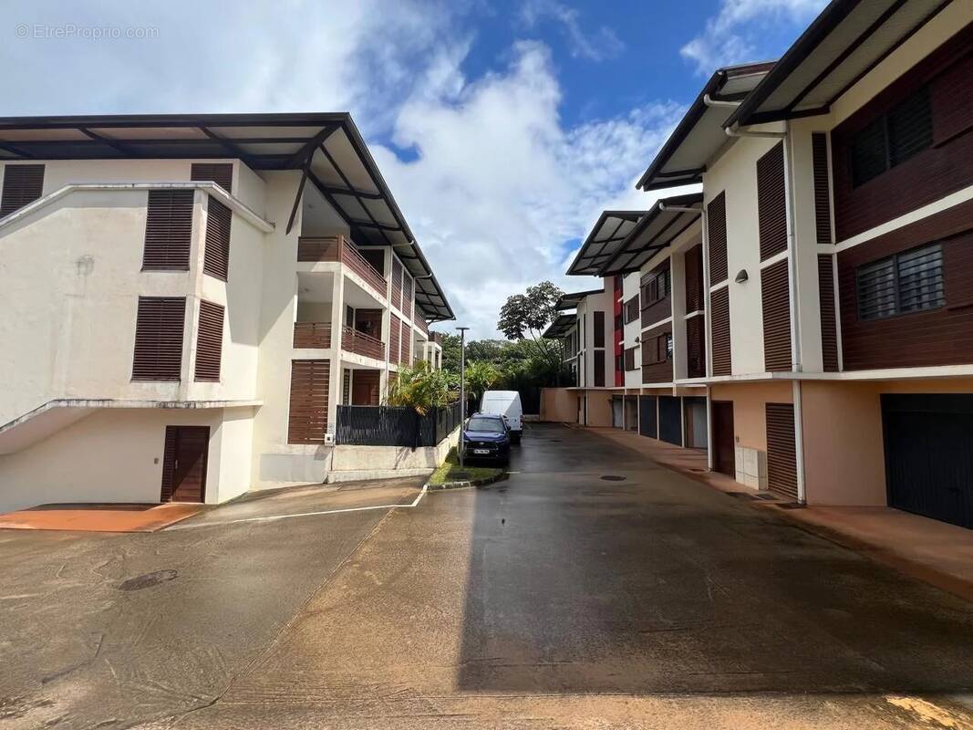 Appartement à REMIRE-MONTJOLY