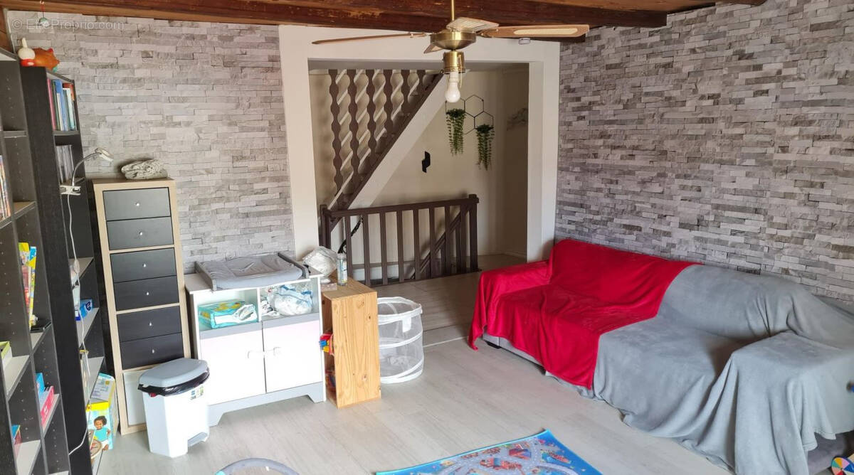 Maison à VIC-SUR-SEILLE