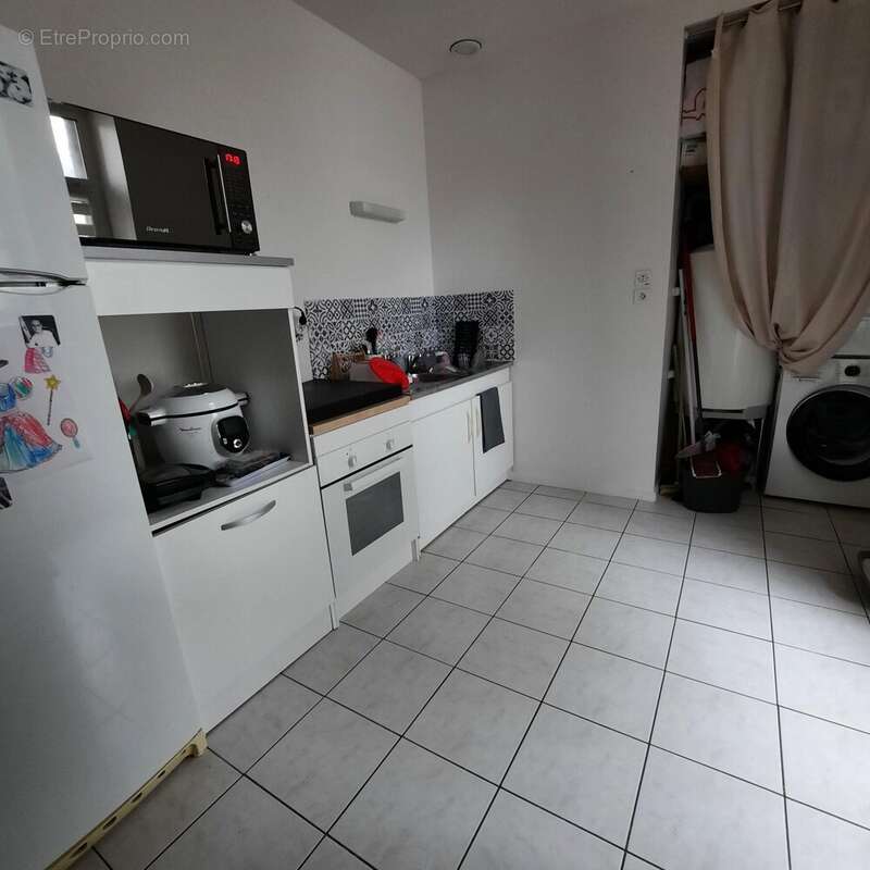 Appartement à SAINT-ETIENNE-DE-MONTLUC