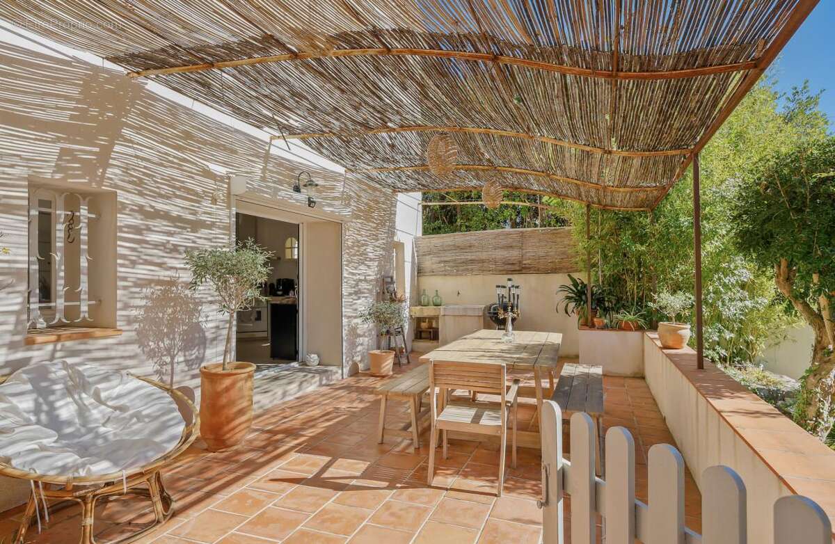 Maison à CARQUEIRANNE