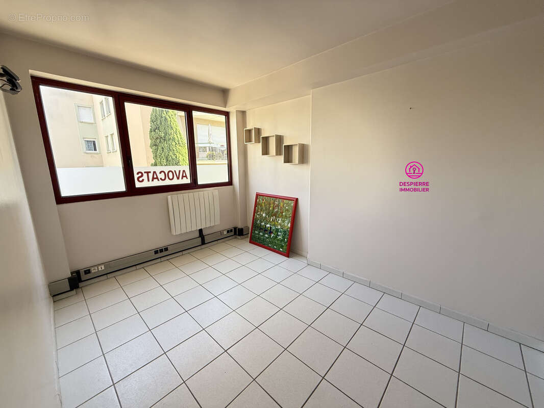 PEAGE DE ROUSSILLON, proche centre ville, appartement 81m2  1er étage avec ascenseur, place parking privative - photo 5