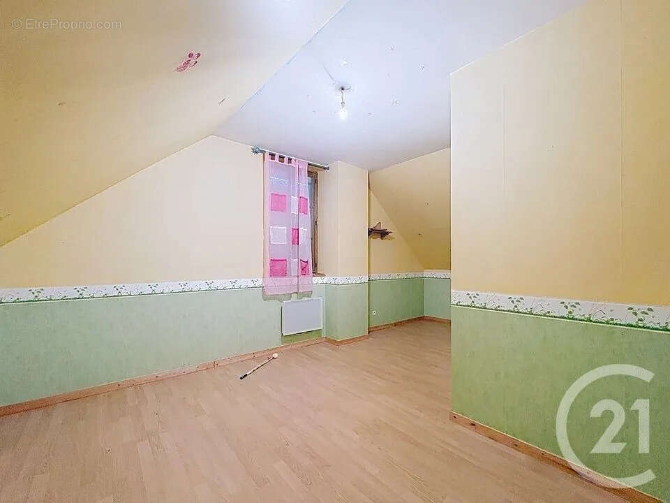 Maison à ESTISSAC