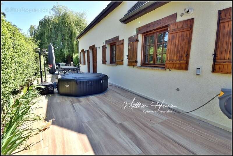 Majestueuse maison 6 chambres, 3 salles de bains/douche, 3 WC, bureau, garage, DPE C ! - photo 18