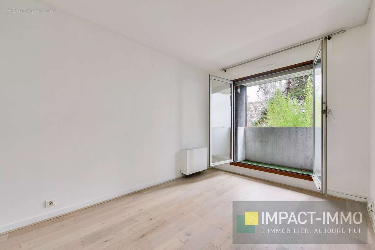 Appartement à COURBEVOIE
