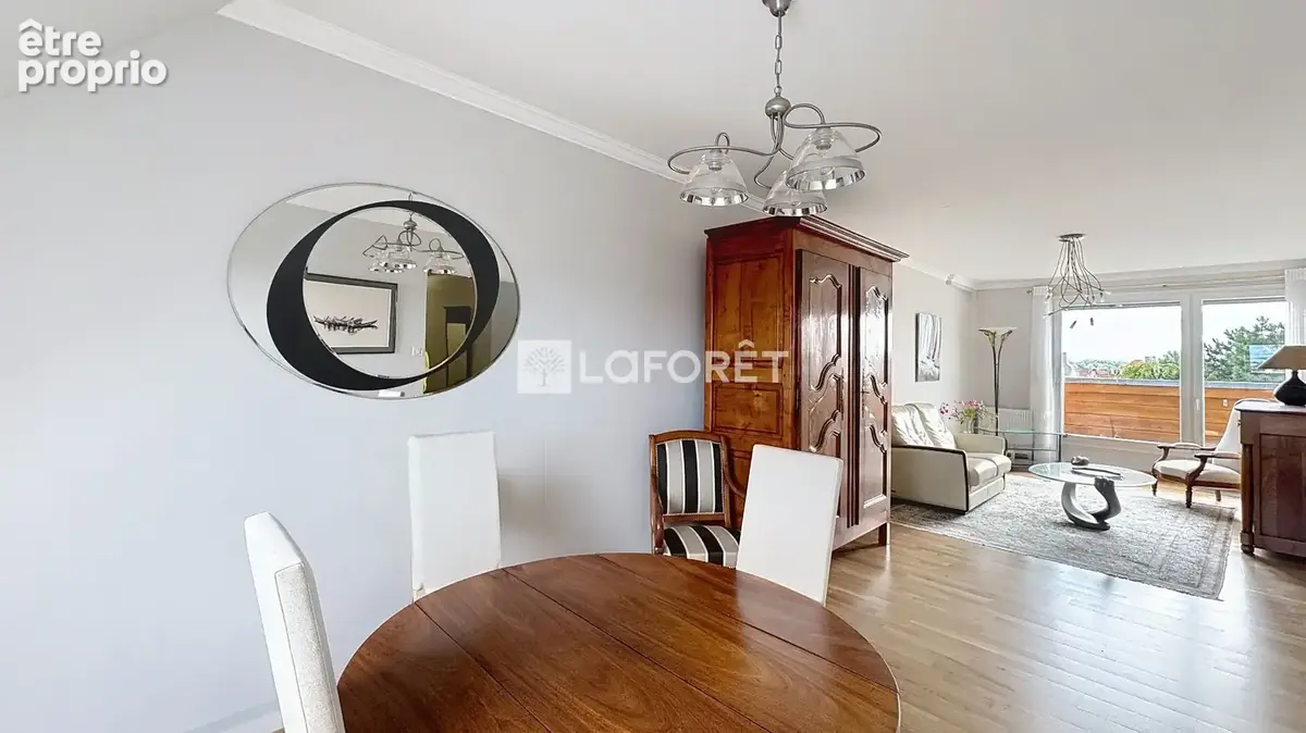 CALAIS - Hyper centre - Appartement 4 chambres - 119m2 - photo 2