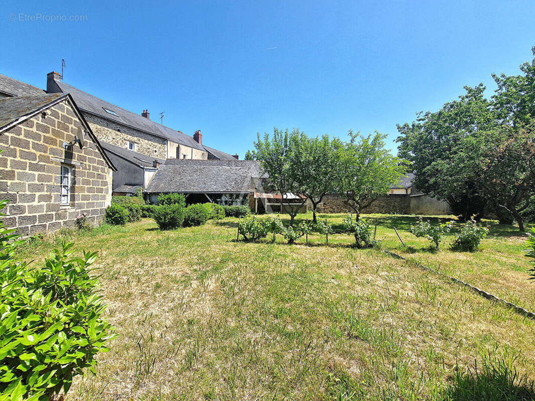 Maison à CHATEAUNEUF-SUR-SARTHE