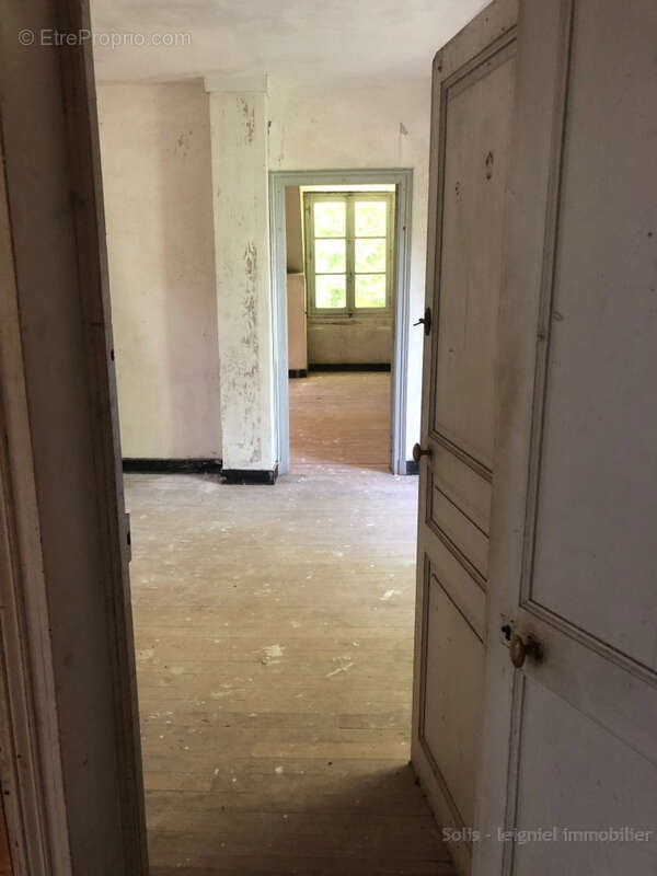 Maison 253 m² à Sens  - photo 7