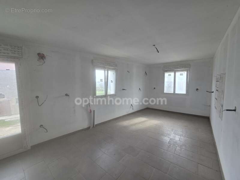 Maison à vendre 4 pièces, garage et vaste sous-sol proche de la Belgique et du Luxembourg - photo 9