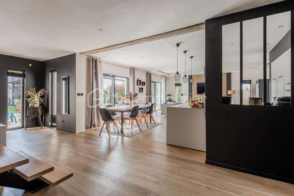 Maison à LA BOISSE
