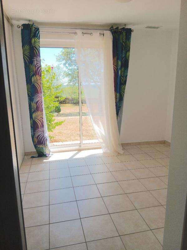 Crayssac 46150 Maison de plain-pied 215 m² terrain et piscine - photo 10