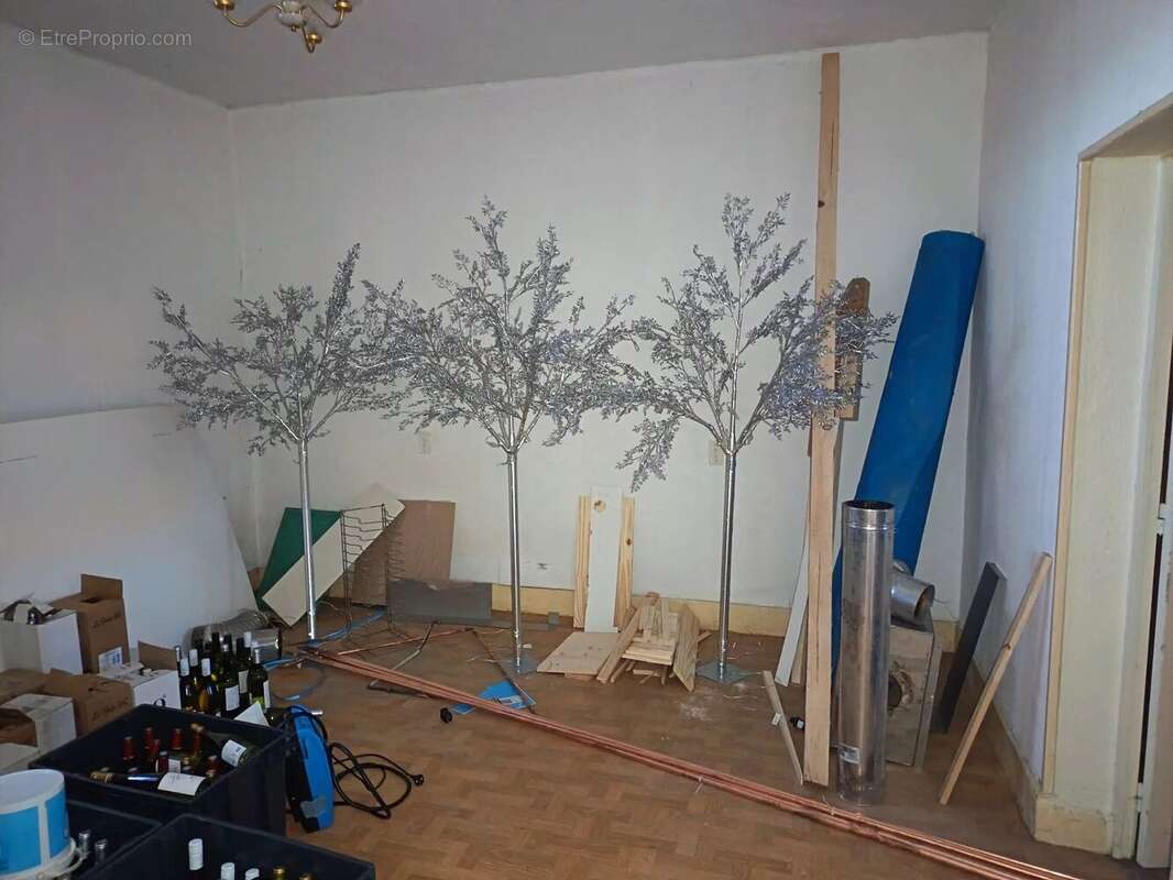 Commerce à AUZAT-LA-COMBELLE