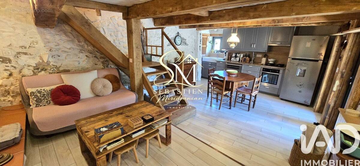 Photo 1 - Maison à SOLLIES-TOUCAS