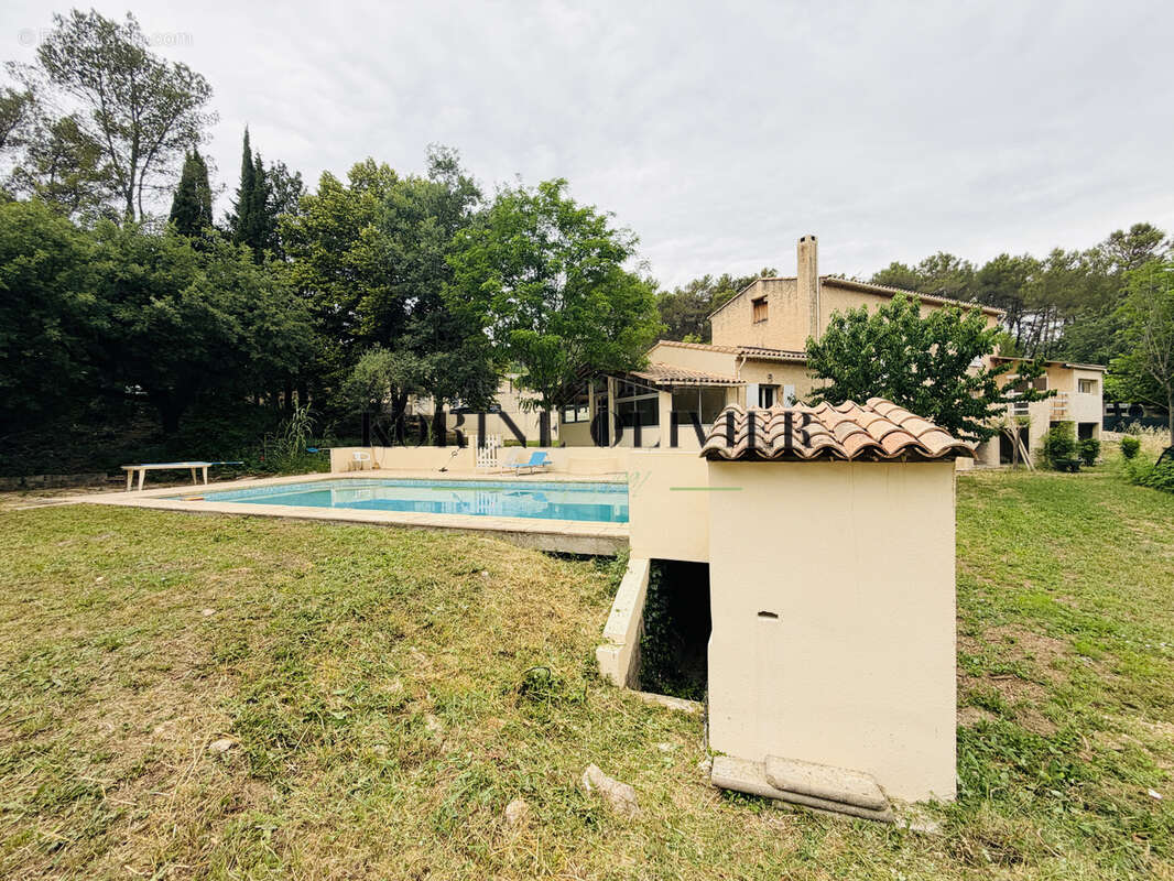 Maison à GREASQUE