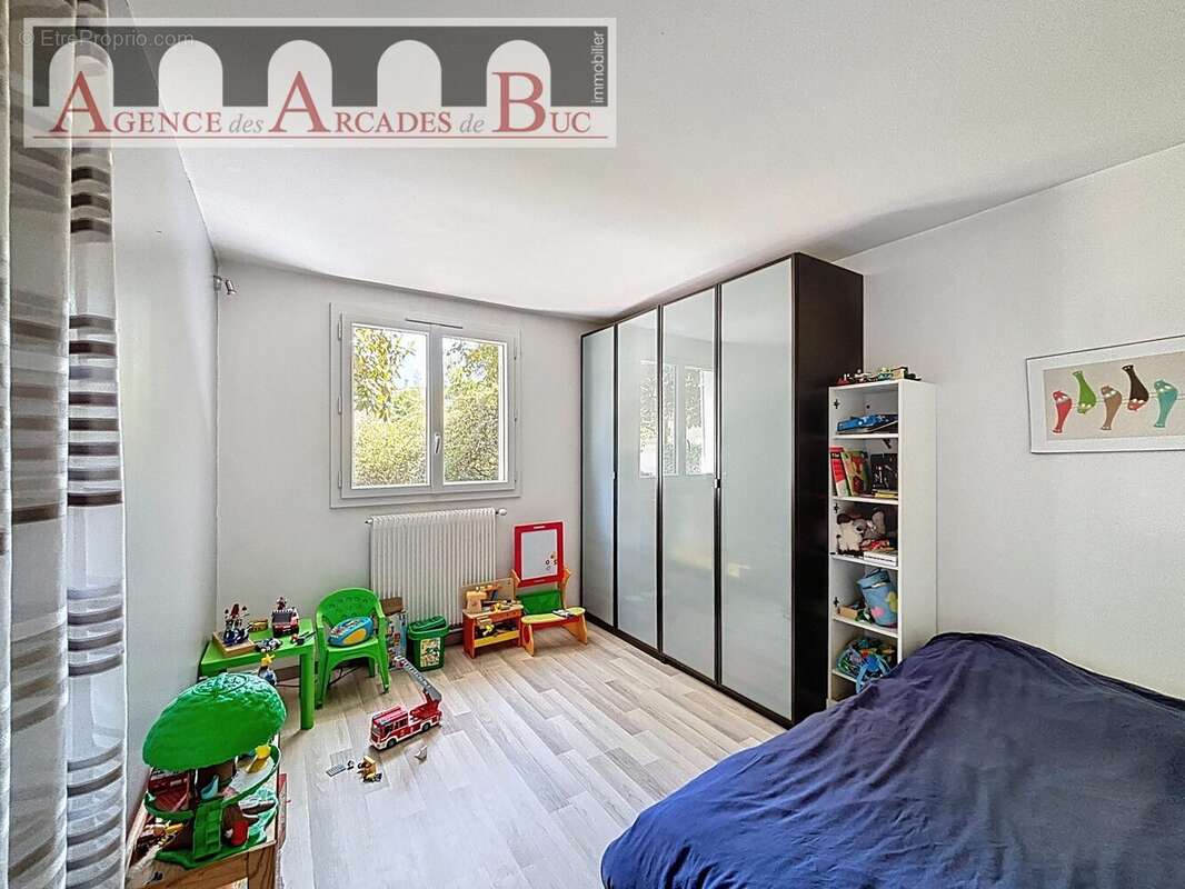 Chambre 1. - Maison à BUC