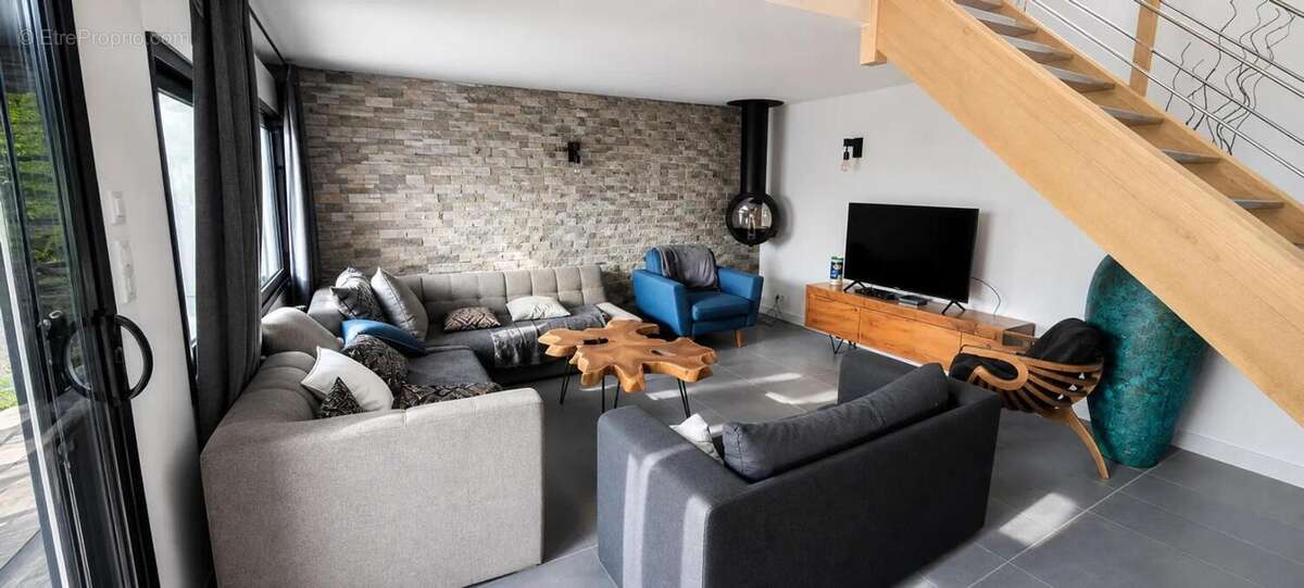 Maison de 10 pièces de 180 m² à Cholet - photo 6