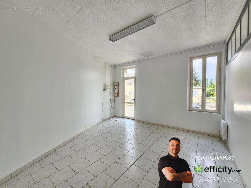 Commerce à SAVIGNY-SUR-BRAYE