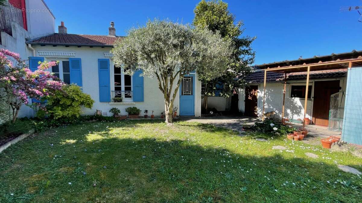 Maison à LIVRY-GARGAN