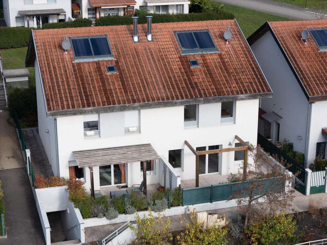 Maison 112 m² à Chevry  - photo 2