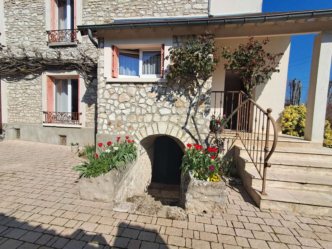 Maison à BEYNES