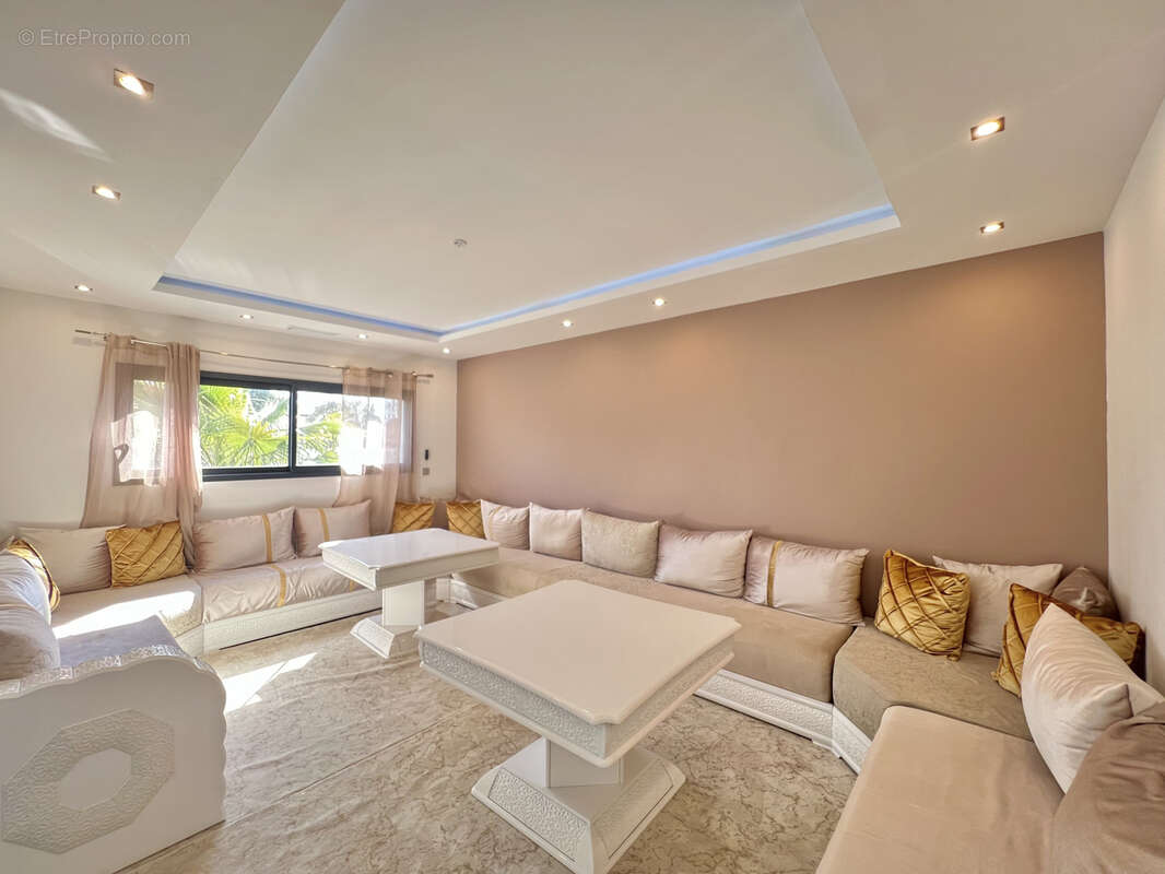 Villa contemporaine 161 m2   Piscine   Pool house   Garage   Terrain 790 m2 - photo 10