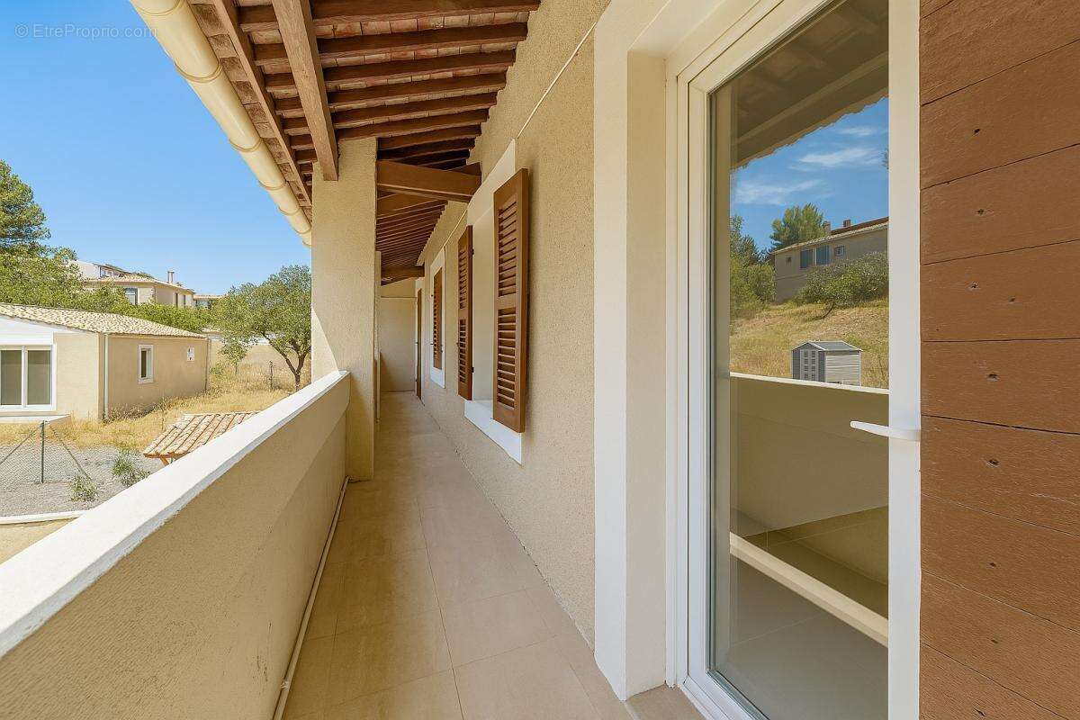 Appartement à ROQUEFORT-LA-BEDOULE