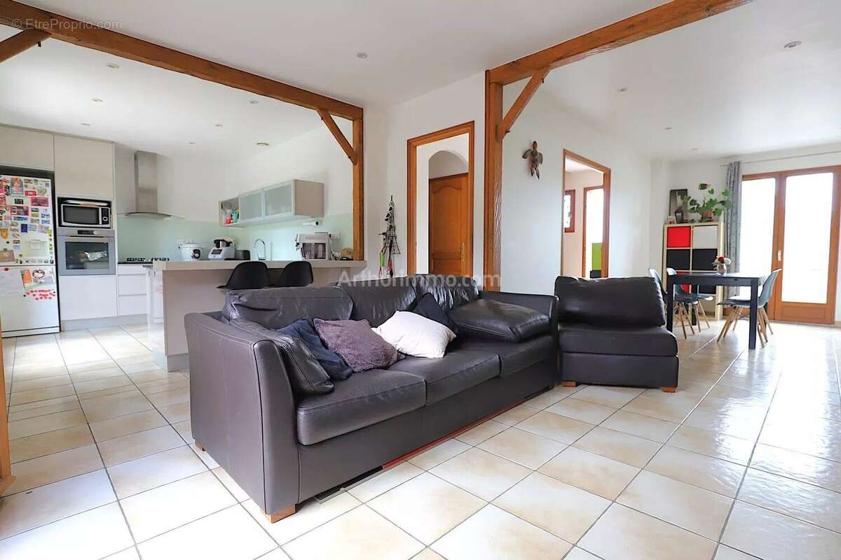 Maison à LEUVILLE-SUR-ORGE