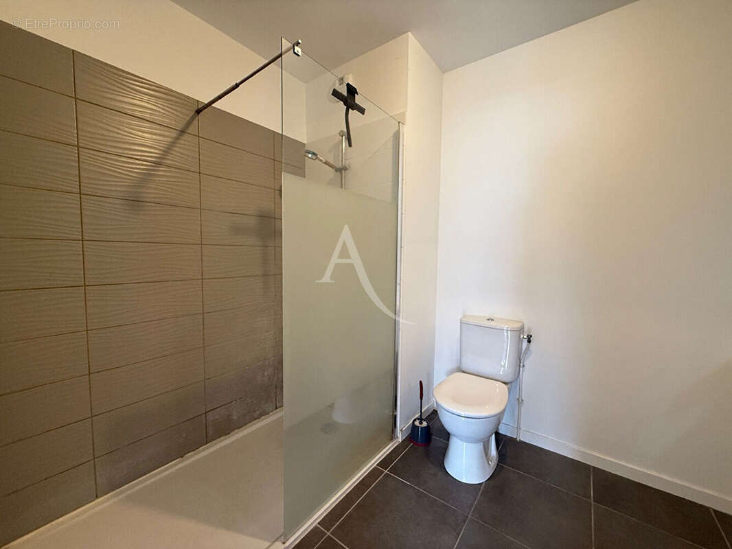 Appartement à SAINT-JEAN-D'ILLAC