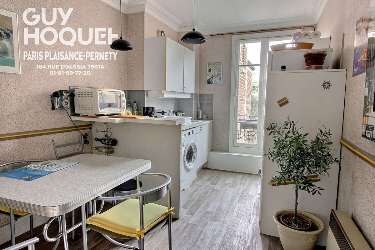 Appartement à PARIS-14E