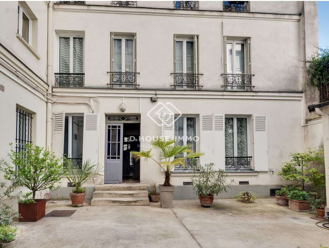 Appartement à PARIS-18E
