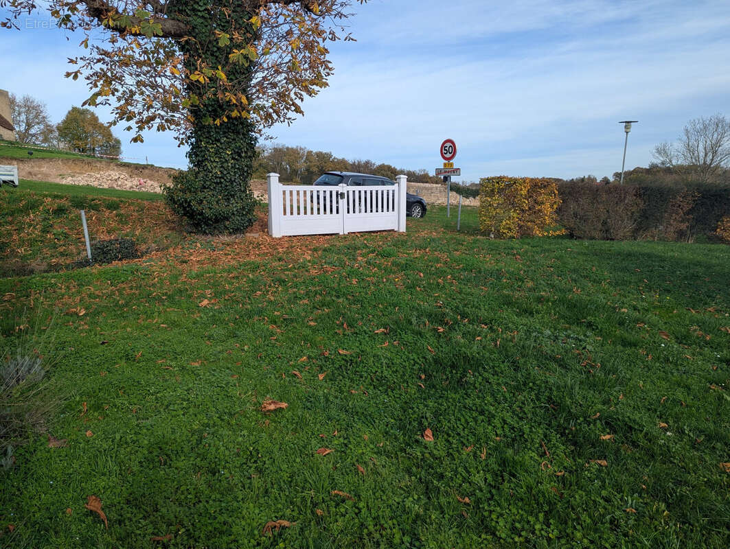 Maison à LE MAGNY