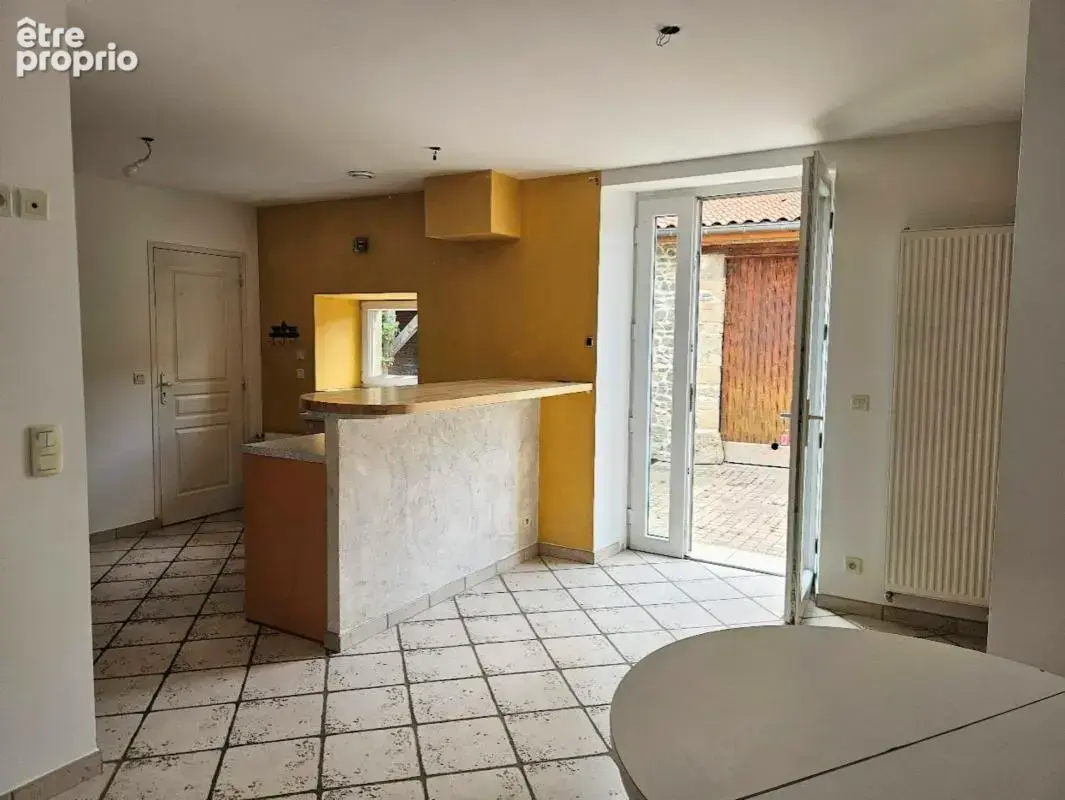 Maison 176 m² habitables - jardin - cour - grange  CHAURIAT (63) - photo 25