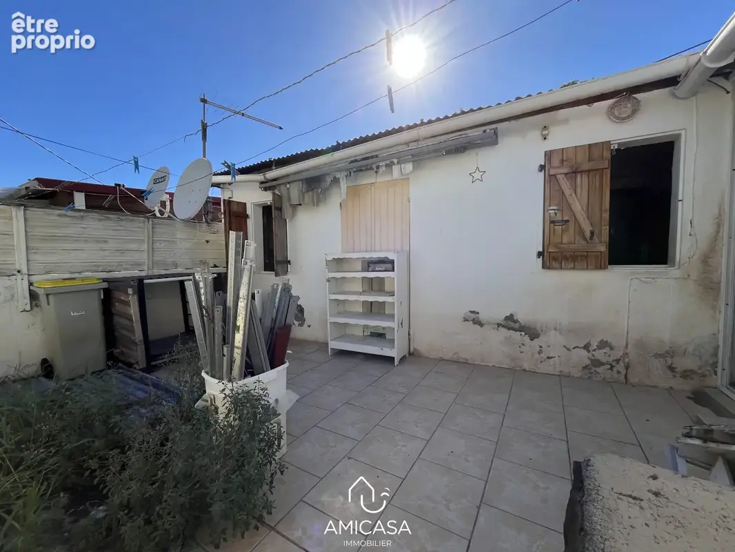 Saint denis (bellepierre) - petite maison à 2 minutes du chu   opportunite à 130 000 € ! - photo 1