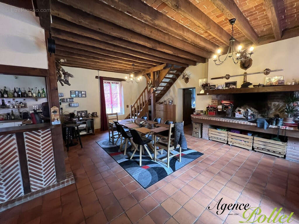 Maison à NEUVY-SUR-BARANGEON