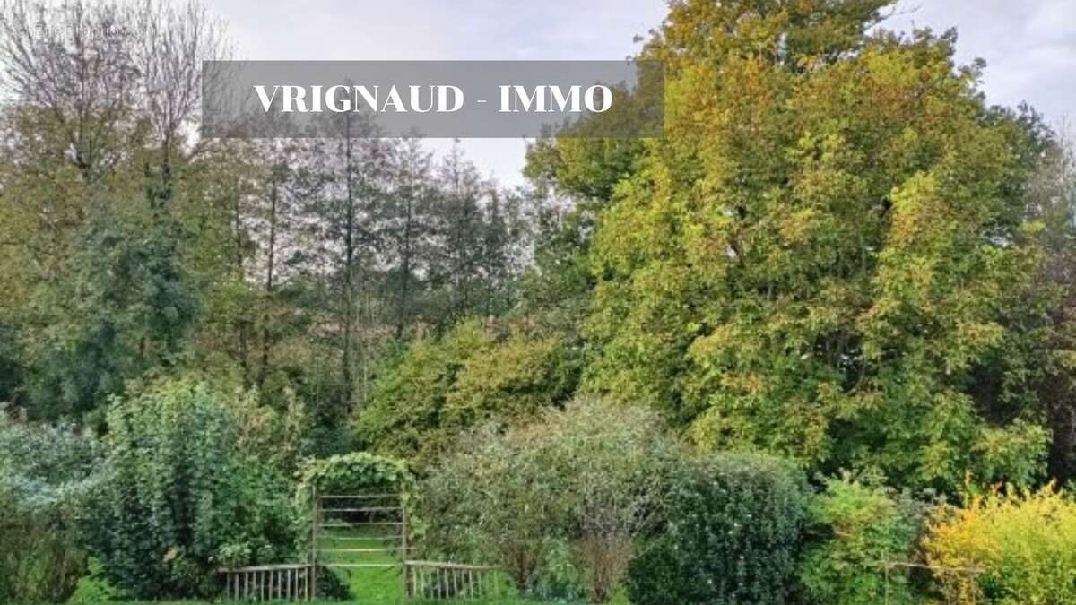 Maison à SAINT-PAUL-EN-PAREDS