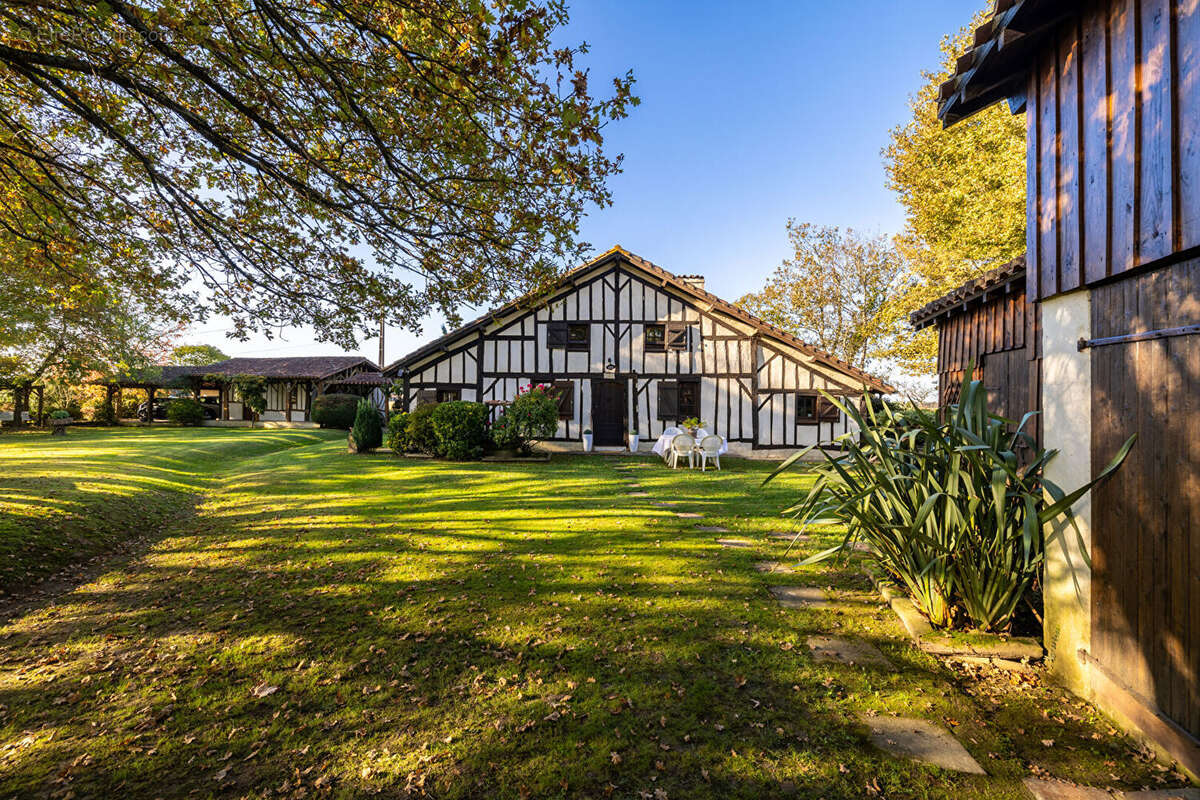 Maison à AIRE-SUR-L'ADOUR