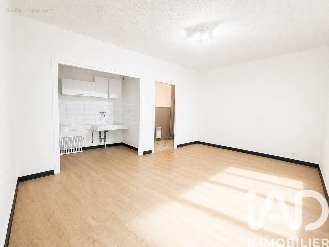 Photo 2 - Appartement à ALBIGNY-SUR-SAONE