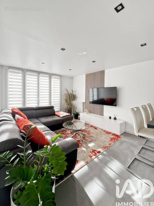 Photo 1 - Appartement à COMBS-LA-VILLE