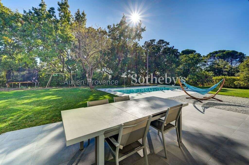 Maison familiale 200 m² sur 2100 m² à vendre à l'ouest d'Aix-en-Provence - photo 17