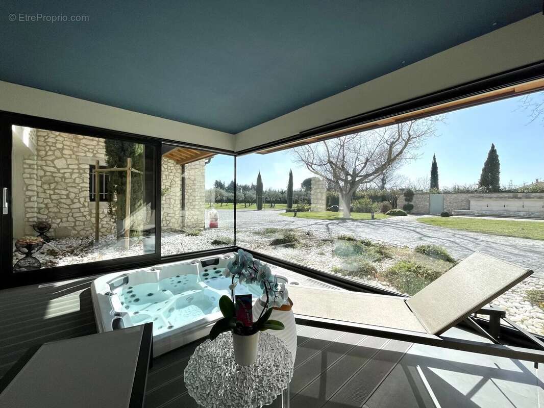 Maison à L&#039;ISLE-SUR-LA-SORGUE