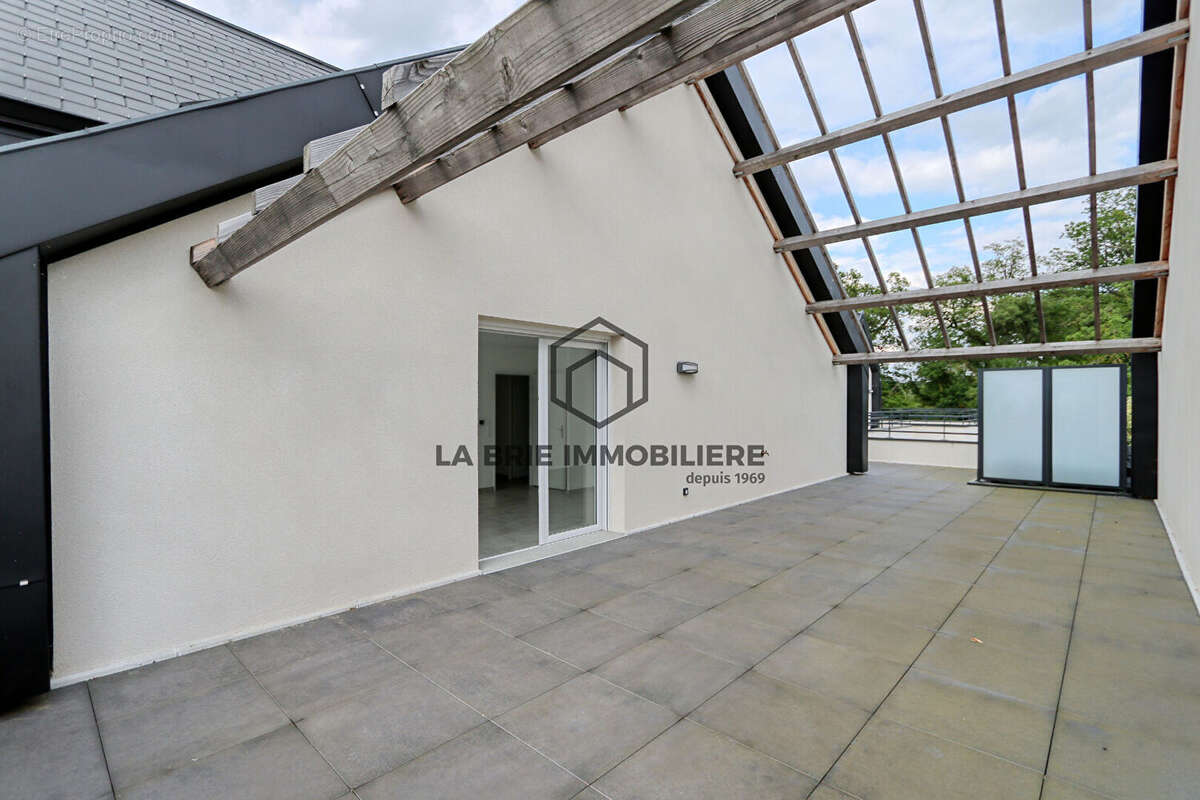 Appartement à EMERAINVILLE