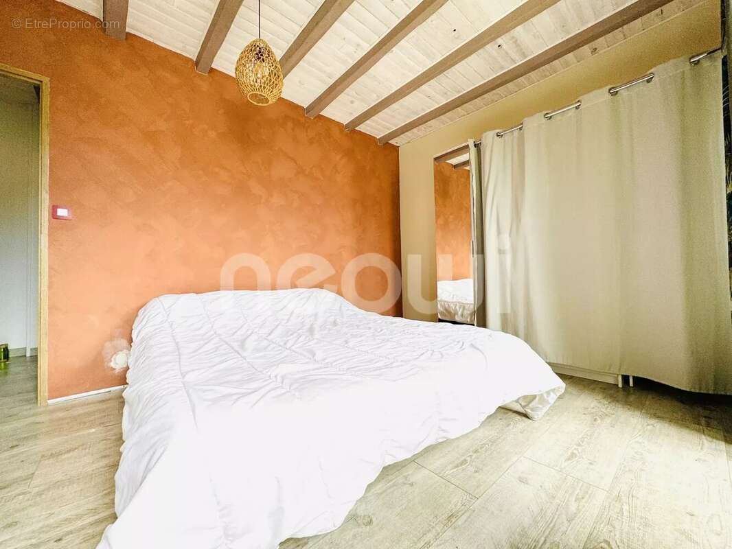 Maison à SAINT-GEORGES-DE-MONS