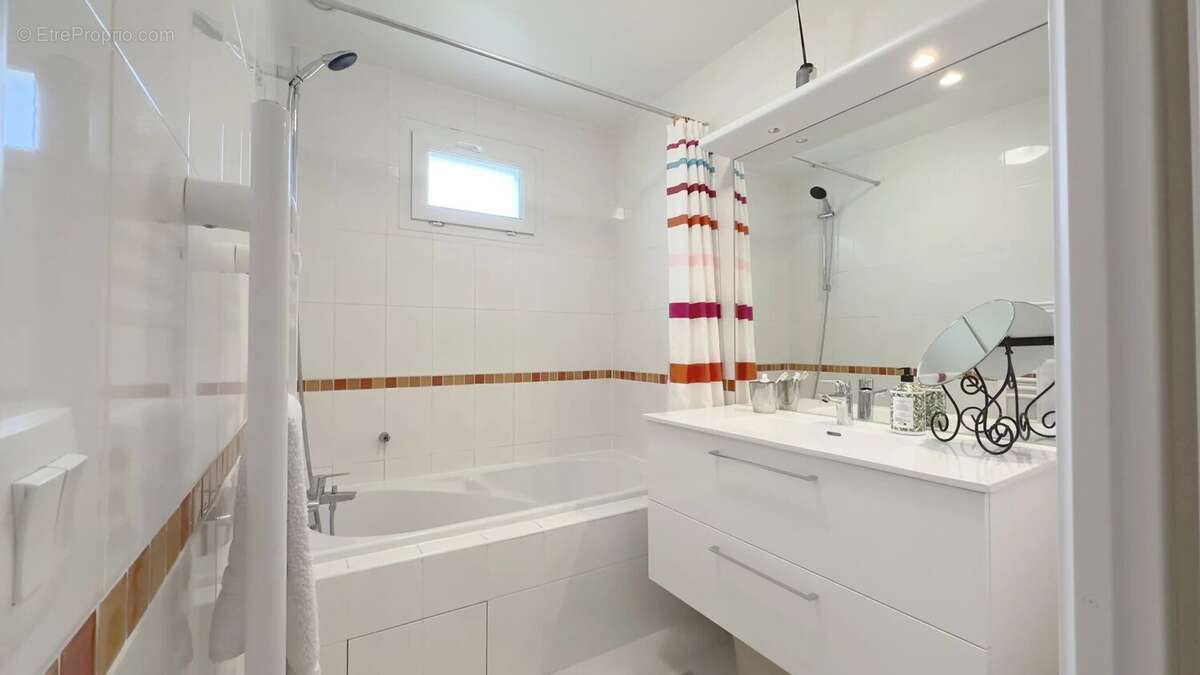 Maison à LES ESSARTS-LE-ROI