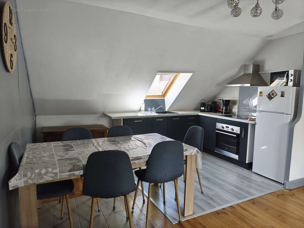 Beau T3 atypique de 60 m2 au sol (38 m2 Carrez) en centre-ville - photo 5
