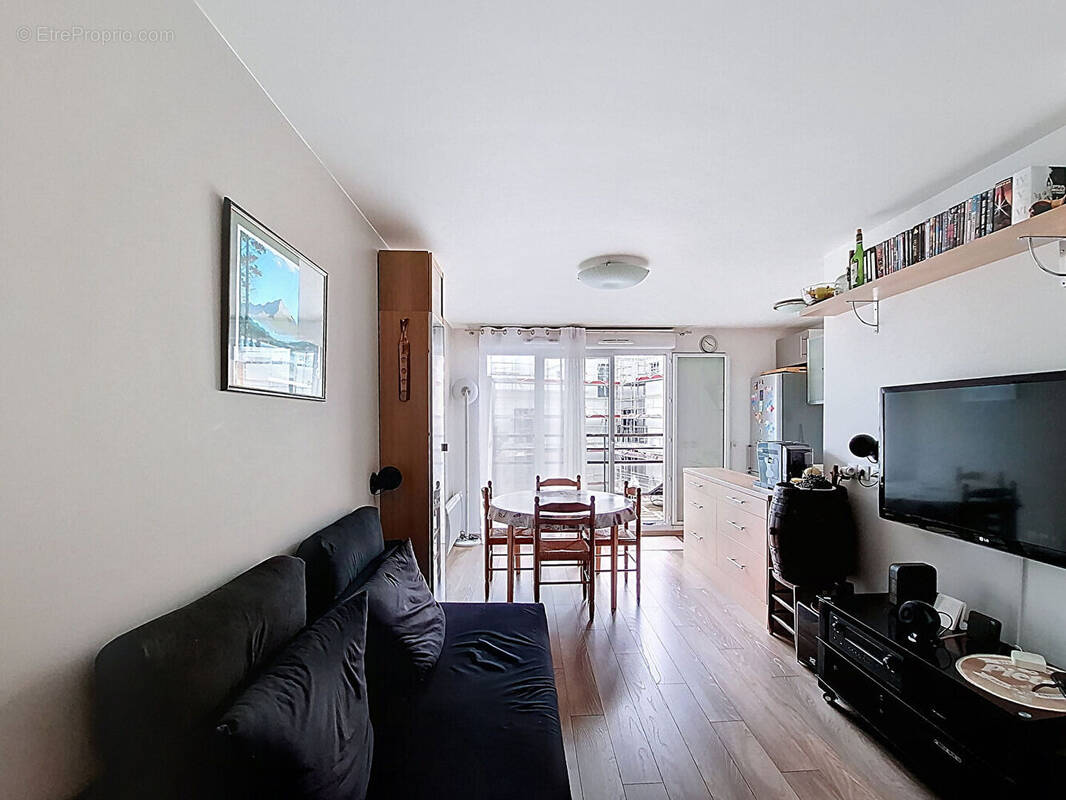 Appartement à L&#039;HAY-LES-ROSES