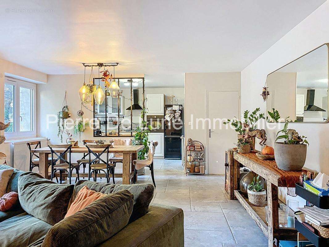 Appartement à SAINT-ETIENNE