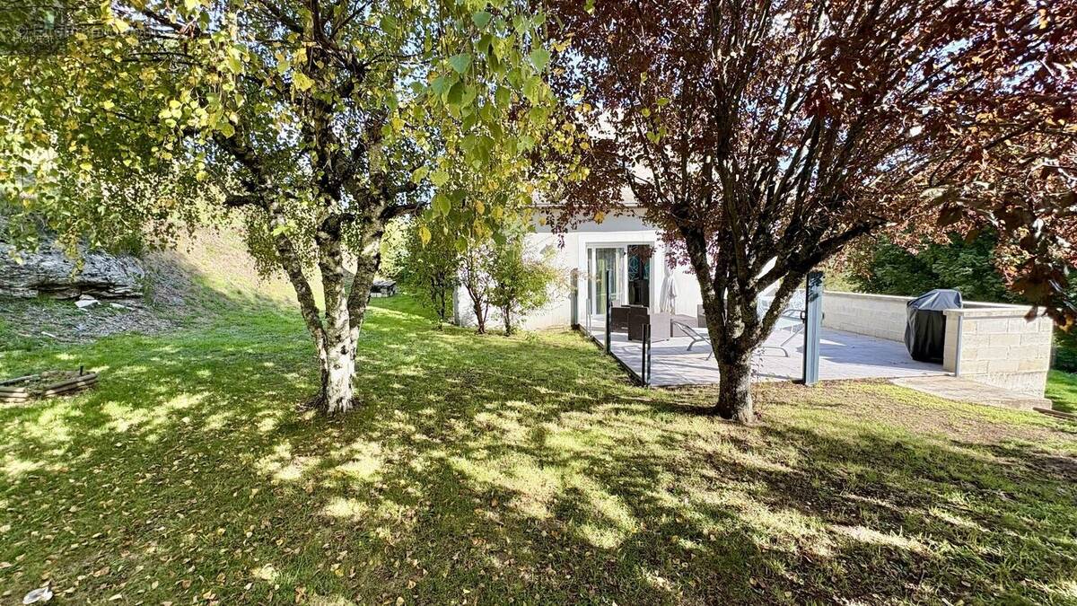 Maison à SOULAGES-BONNEVAL