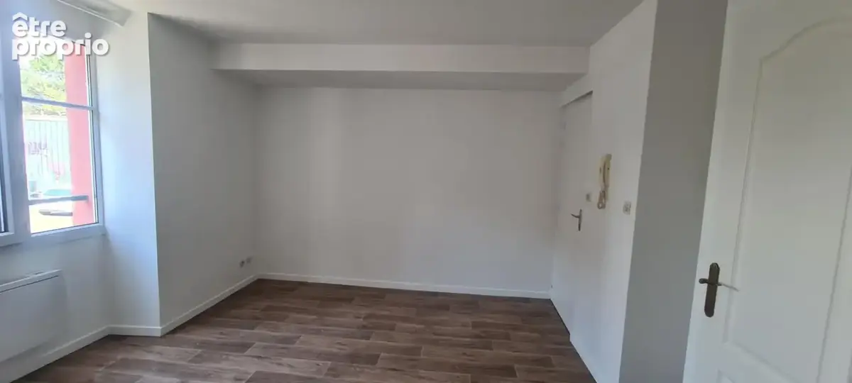Appartement Nantes 1 P . 16.11 M² . Salle d'eau avec toilettes - photo 3