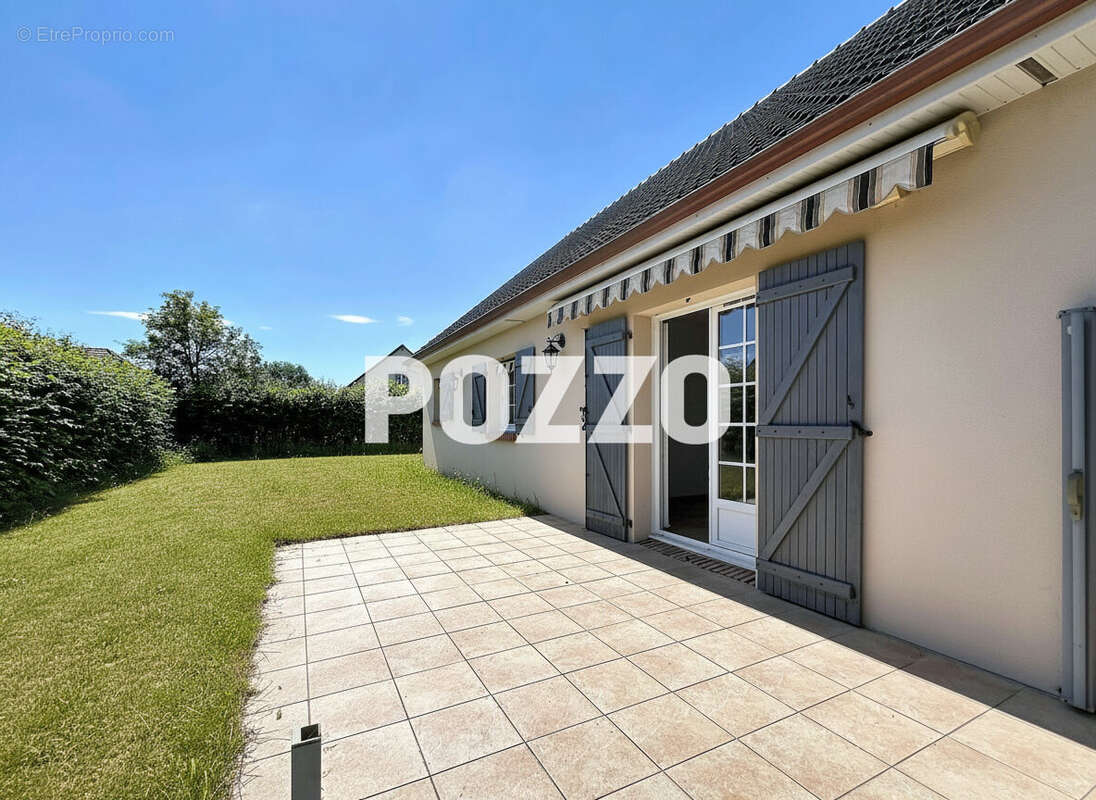Maison à PETIVILLE