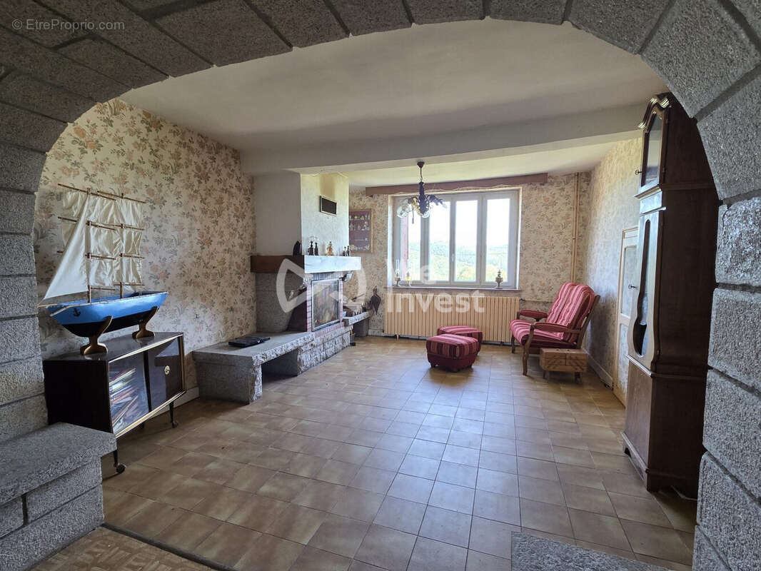 Maison à DUN-LES-PLACES