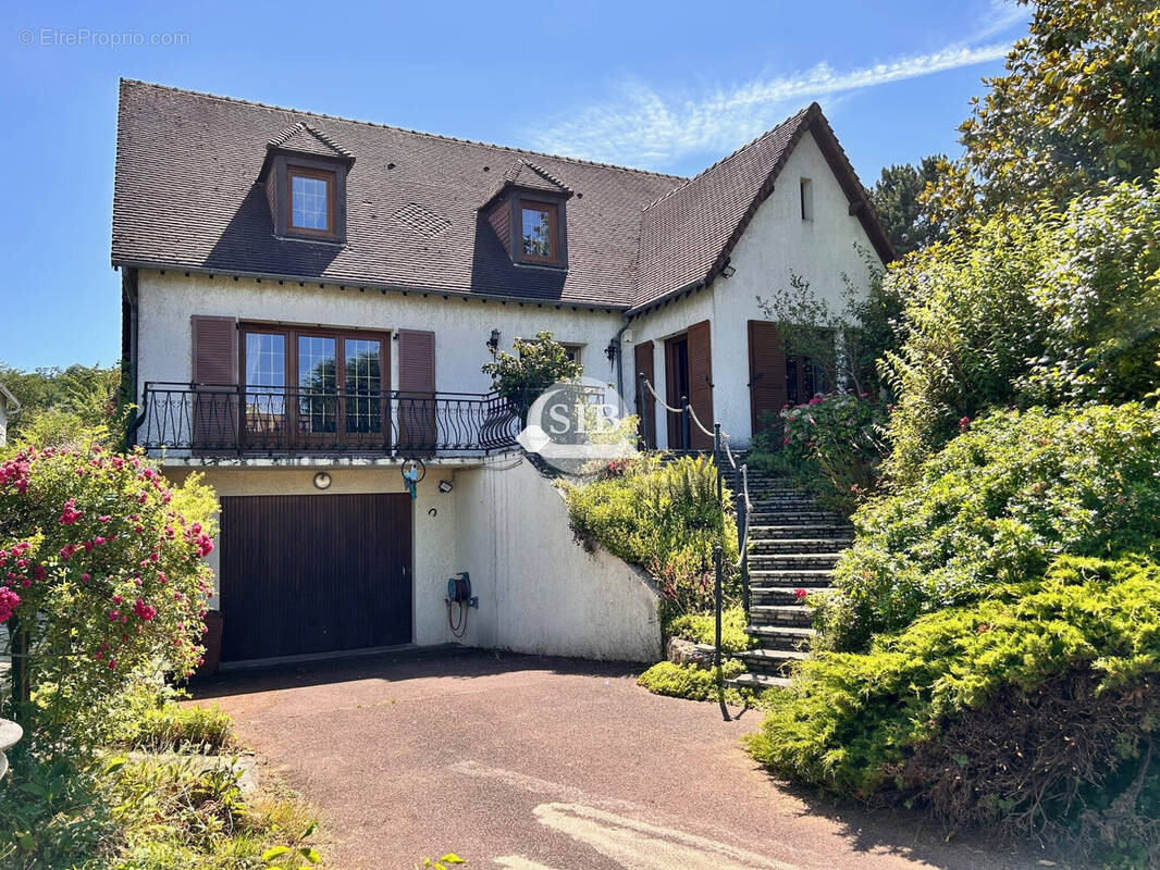 Maison à LA VILLE-DU-BOIS